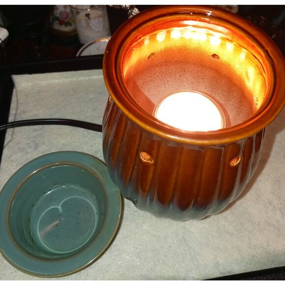 Electric Candle Warmer with Light Pacific Trade International - Picture 3 of 4